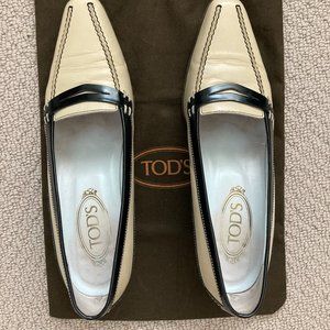 Tod's Leather Cream & Black Kitten Heel Shoes